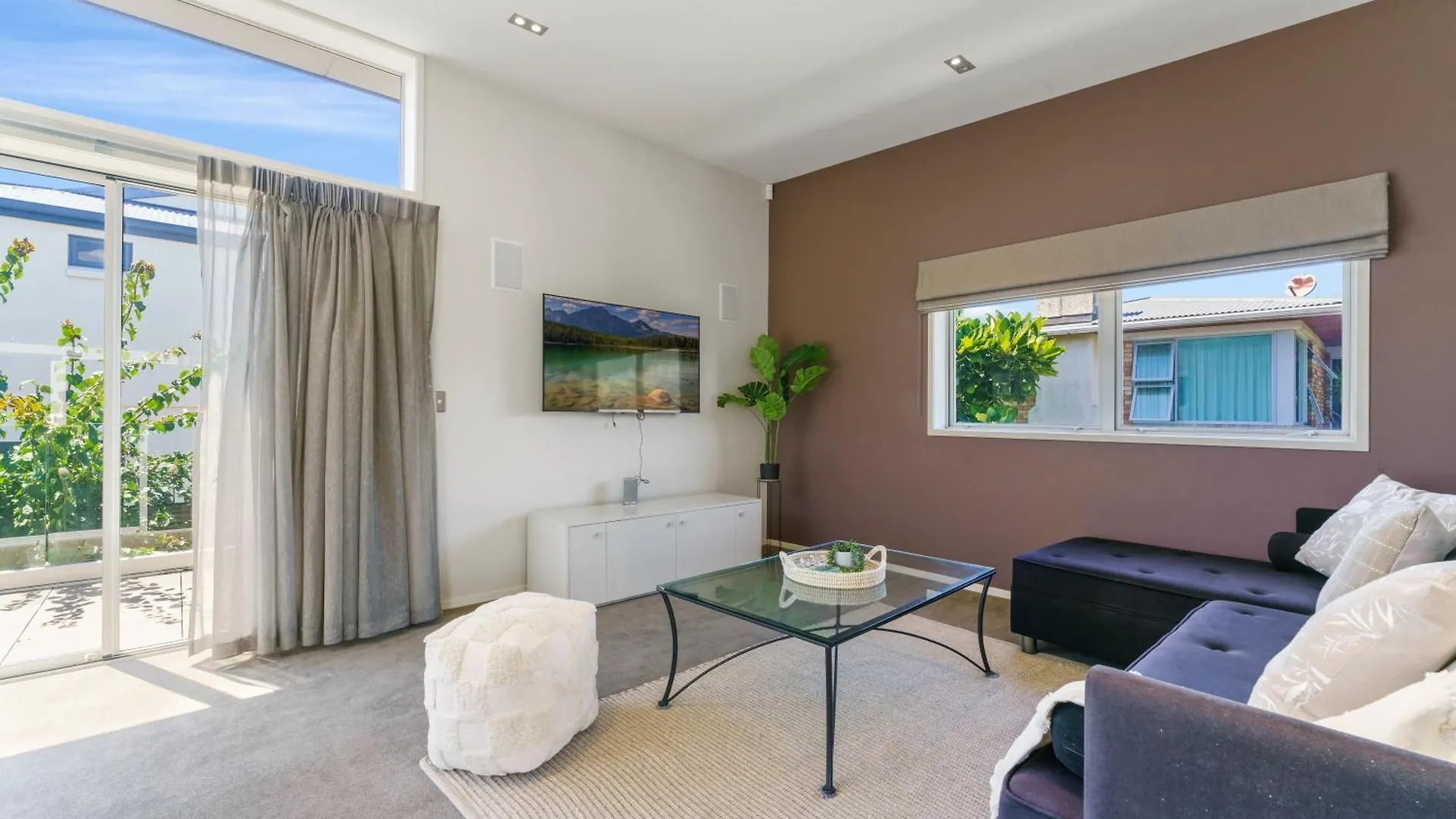 Sunny And Spacious Beach Villa Mount Maunganui