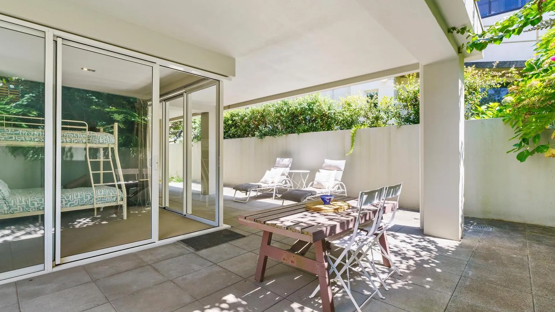 Sunny And Spacious Beach Villa Mount Maunganui Holiday home