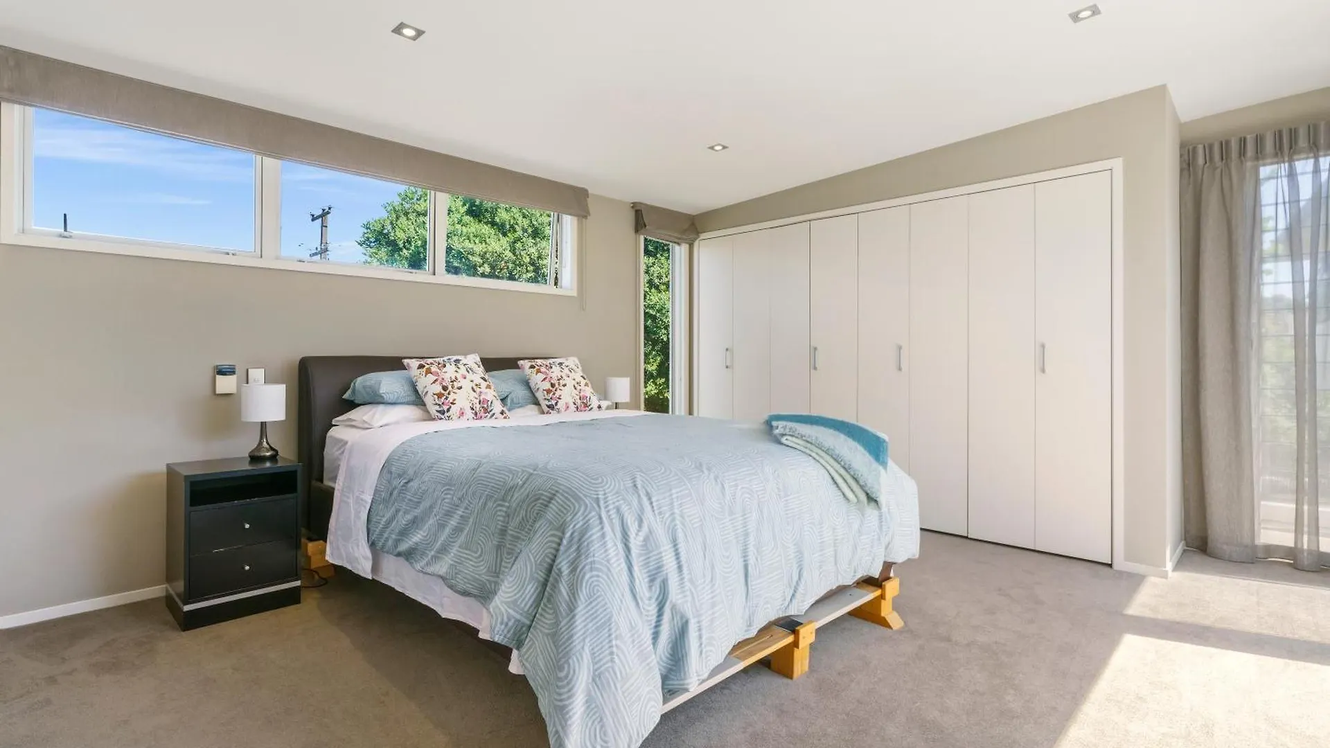 Sunny And Spacious Beach Villa Mount Maunganui Holiday home