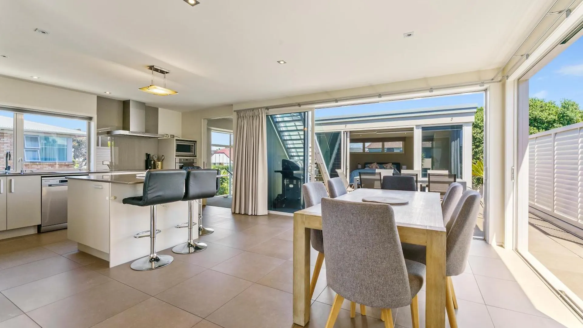 Sunny And Spacious Beach Villa Mount Maunganui Nuova Zelanda